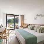 Barcelo Nura سانت يويس