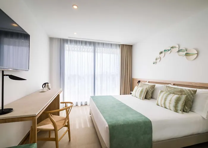 Hotel Barcelo Nura 5*